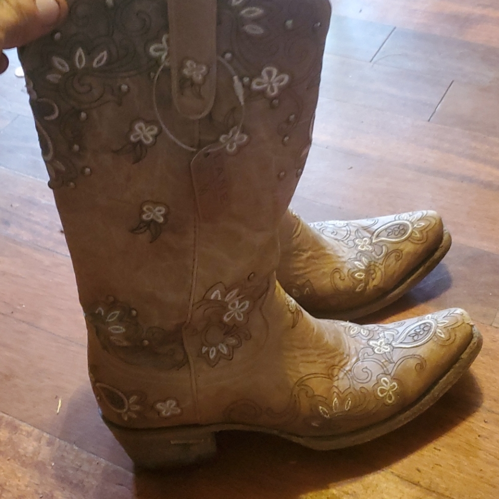 Lane size 7.5 boots